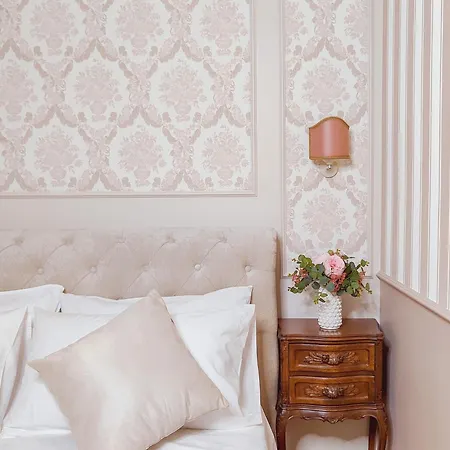 Maison Bonheur Bed & Breakfast